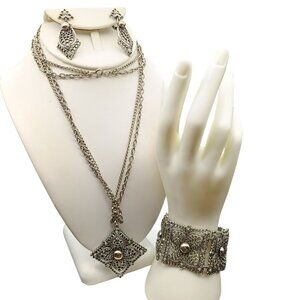 Vintage Celebrity NY Ornate Filigree Jewelry Set Pendant Necklace Clip On Dangle